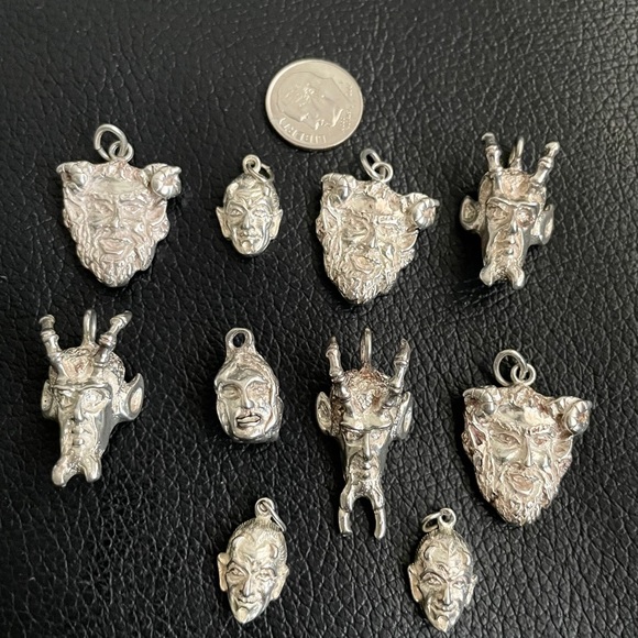 Lot of 68 Sterling Silver quality charms pendants - Picture 13 of 13
